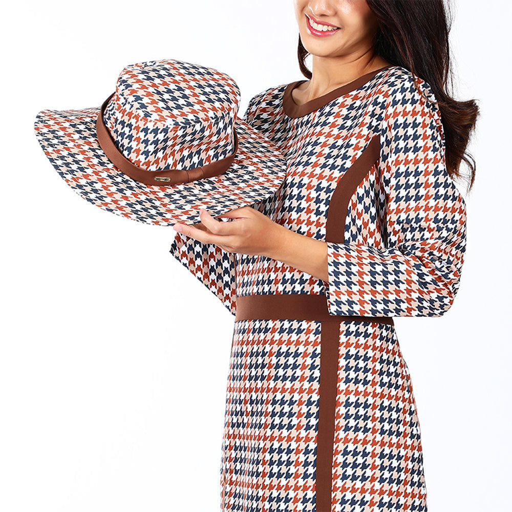 หมวกผู้หญิง ลายเชค รุ่น WCHH602W9BRF0 สีน้ำตาล