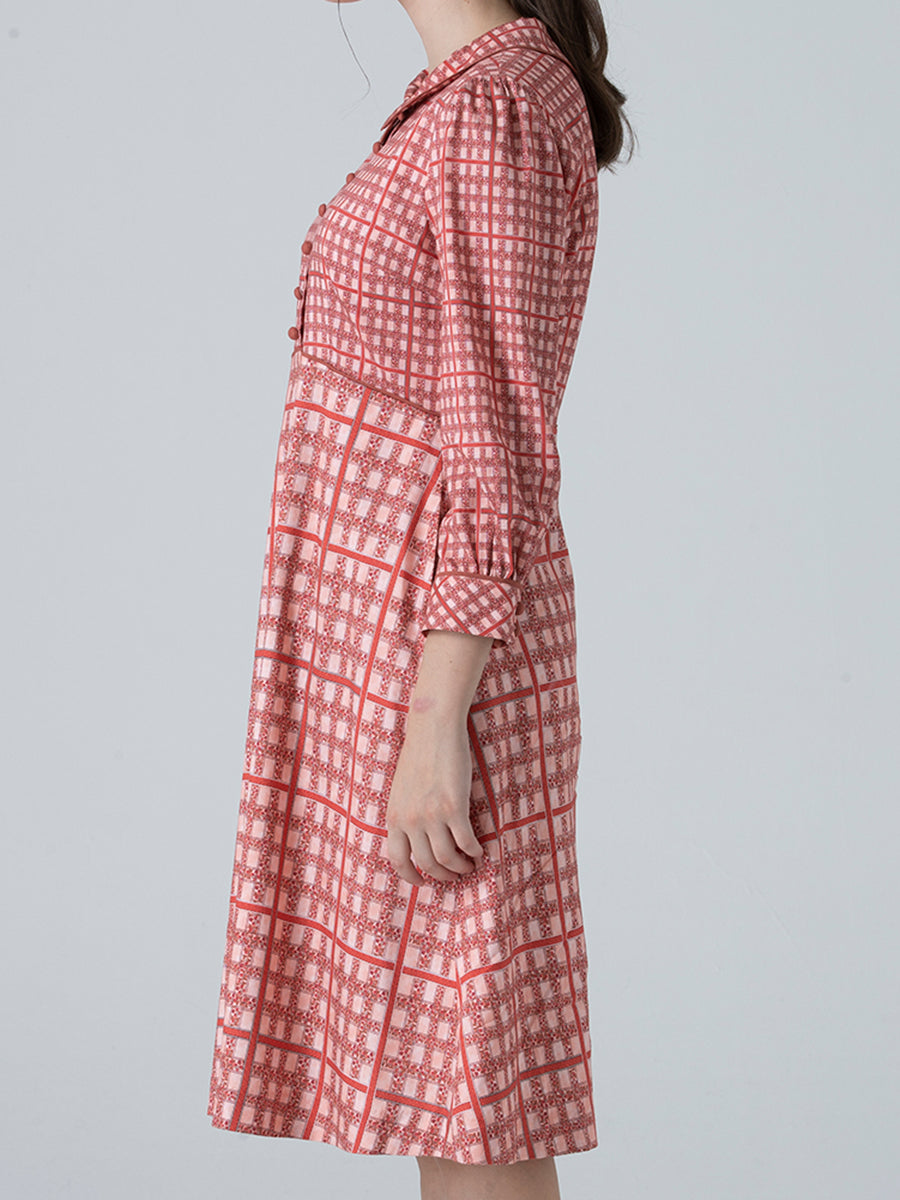 DAKS ชุดเดรส ผู้หญิง แขนยาว ลายเชค ทรง Regular Fit สีชมพู