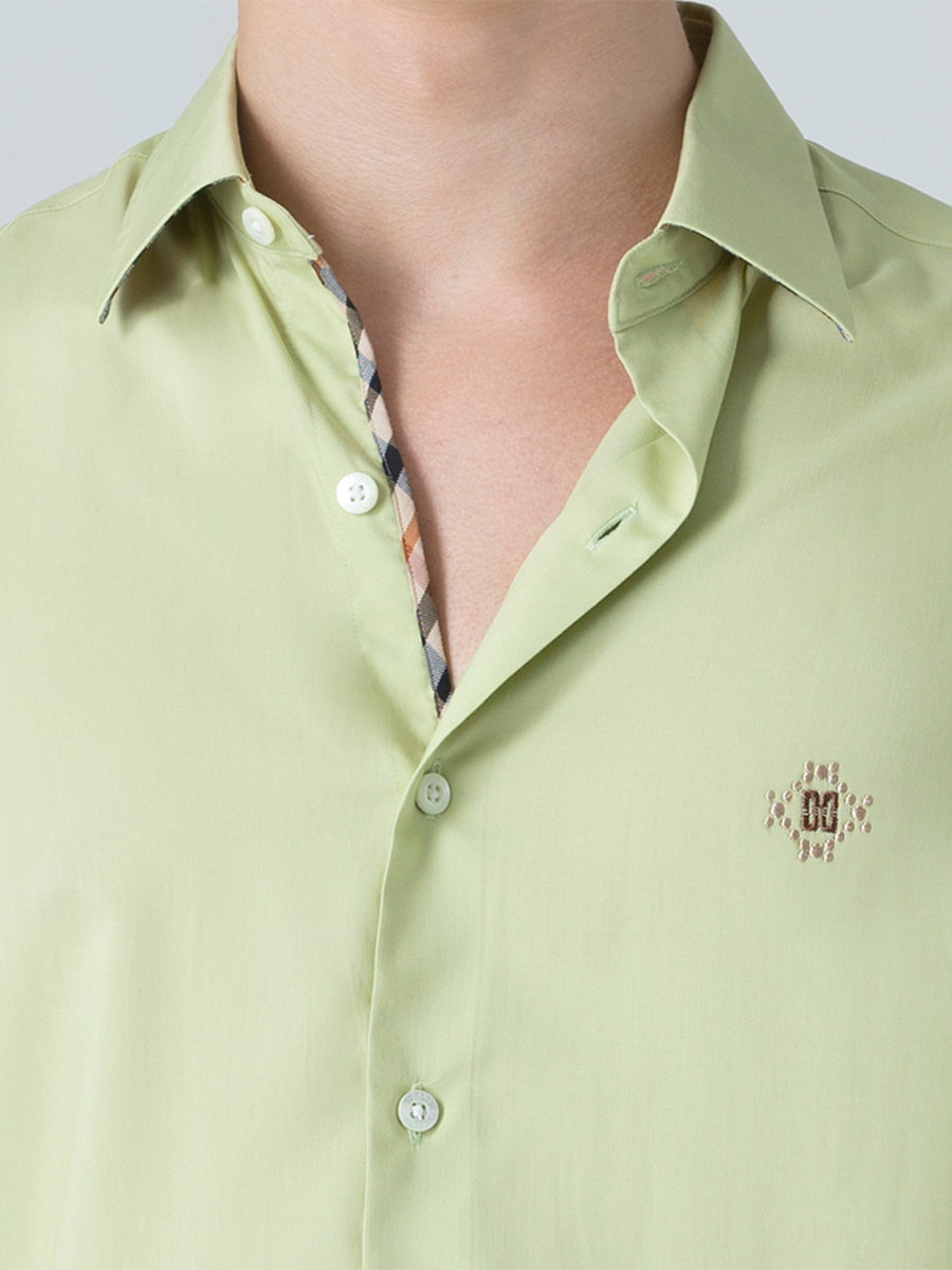 DAKS เสื้อเชิ้ต ผู้ชาย แขนยาว ทรง Smart Fit สีเขียว